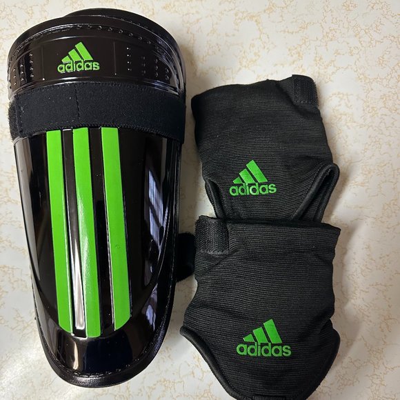 Adidas Adult Soccer Shin Guards - Picture 1 of 2